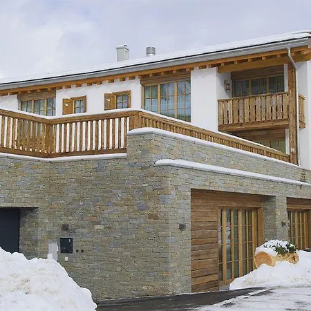 Szálloda Hotelino Petit 4*
