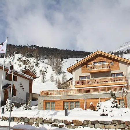 Hotelino Petit 4*