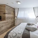 Hotelino Petit 4*