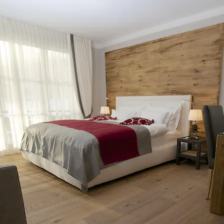 Ξενοδοχείο Hotelino Petit 4*