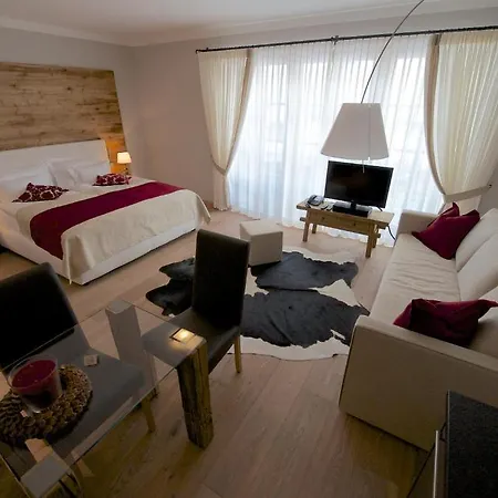 Hotelino Petit 4*