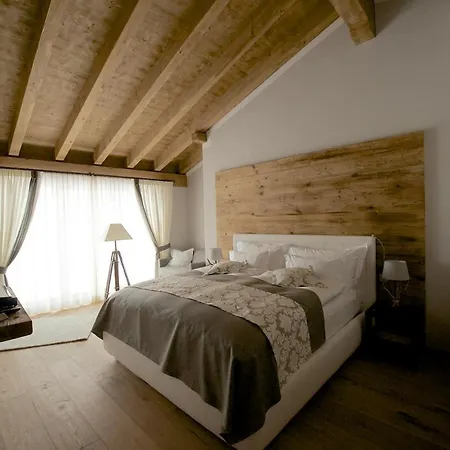 Hotelino Petit Hotel 4*